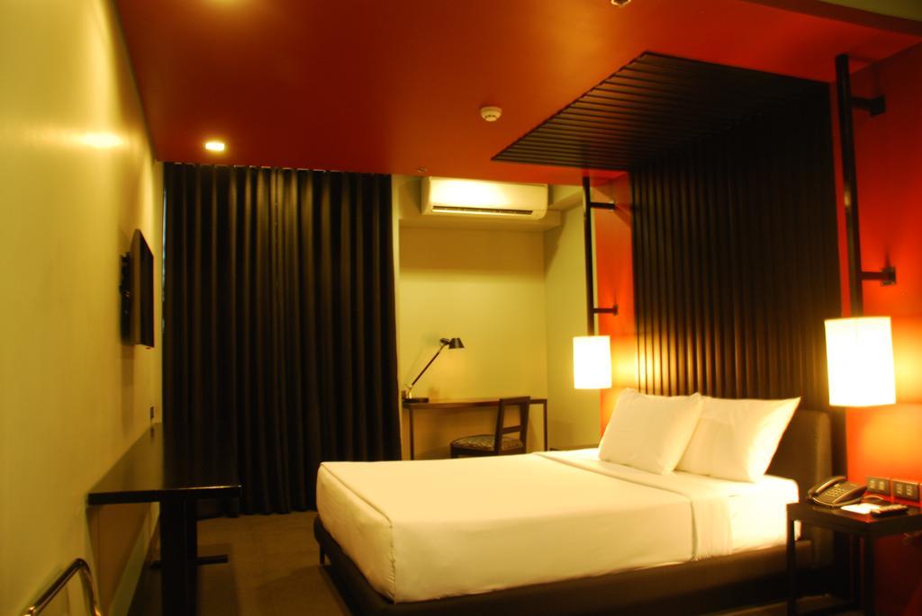 Amelie Hotel Манила Экстерьер фото