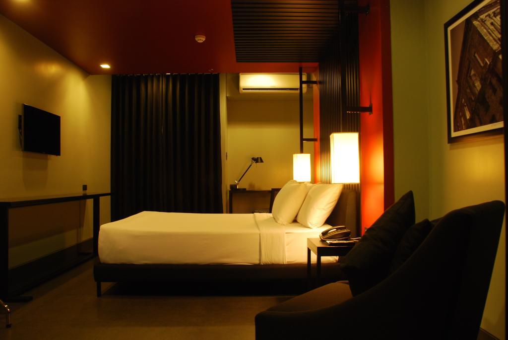 Amelie Hotel Манила Экстерьер фото