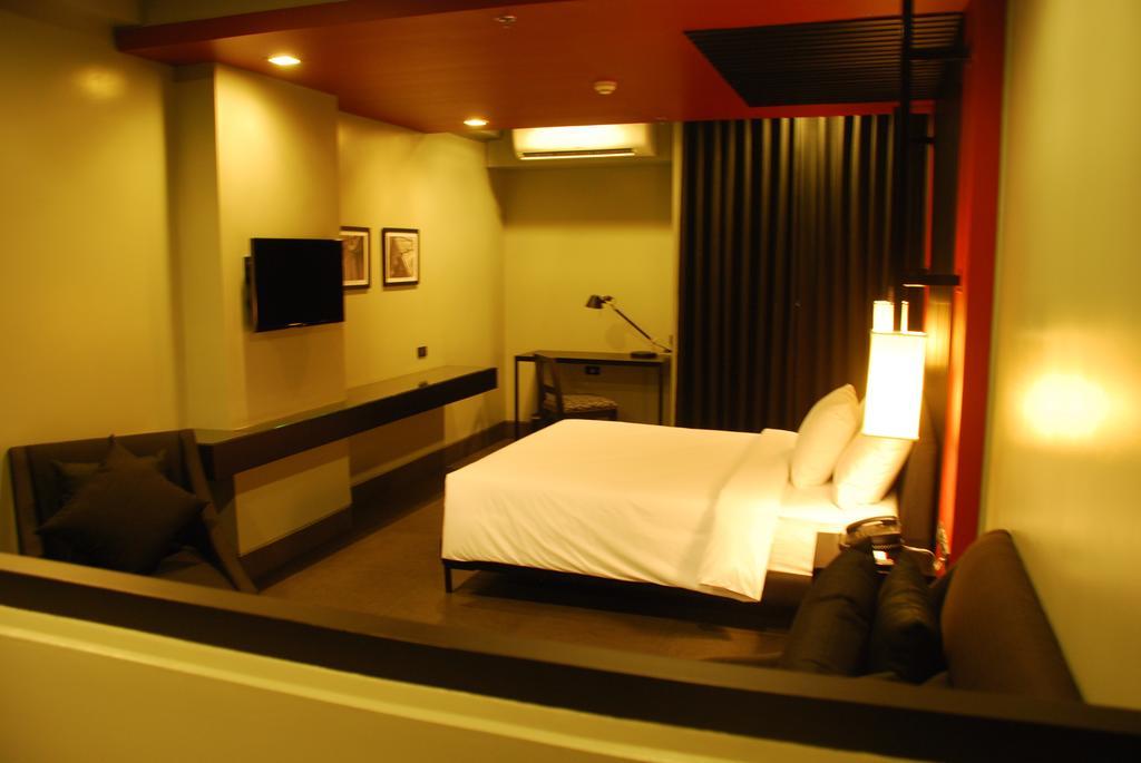 Amelie Hotel Манила Экстерьер фото