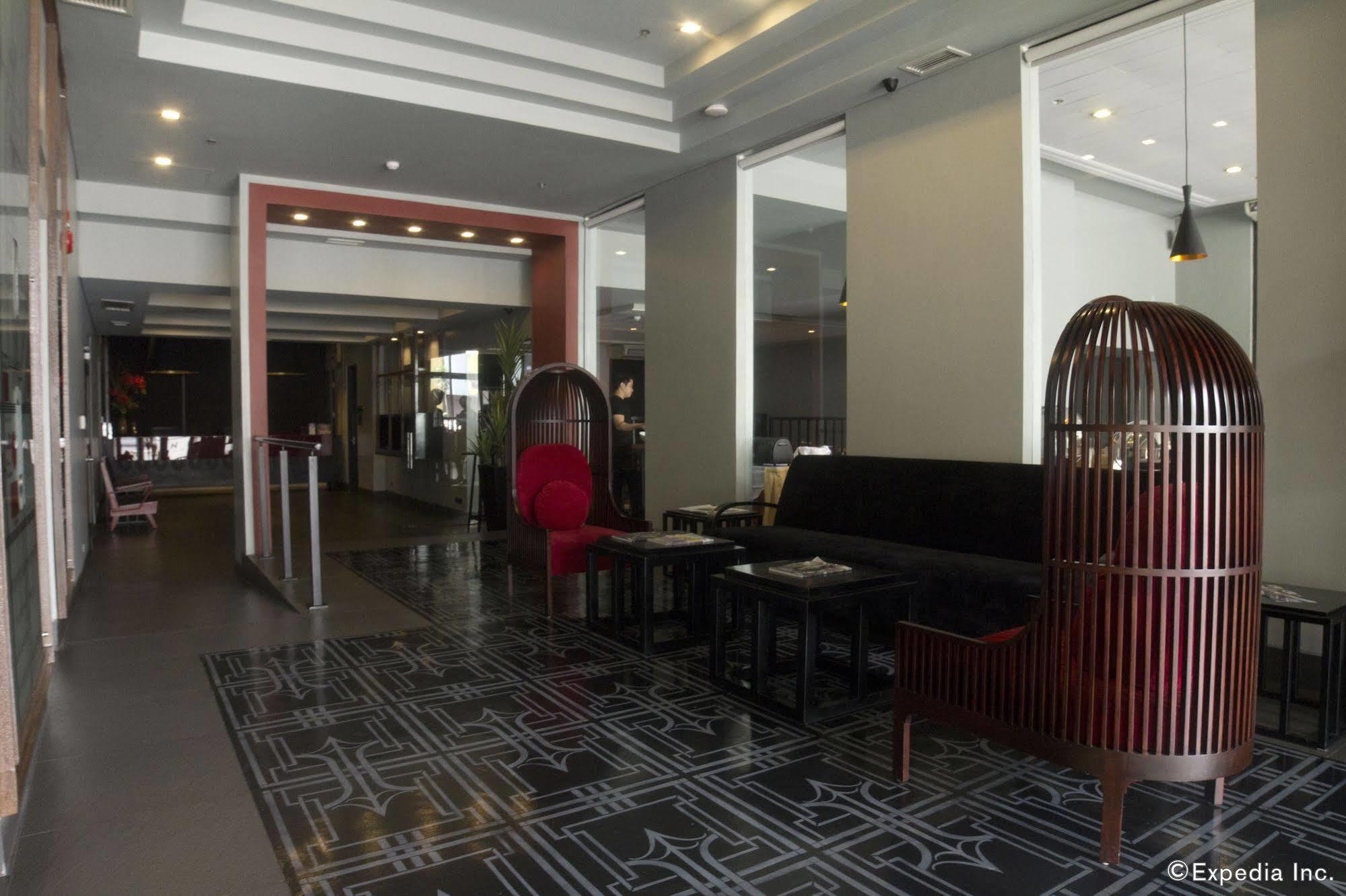 Amelie Hotel Манила Экстерьер фото