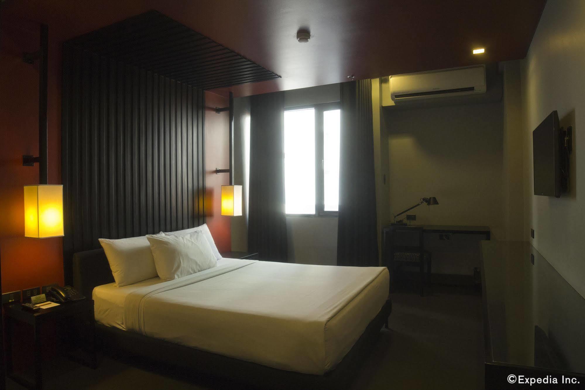 Amelie Hotel Манила Экстерьер фото