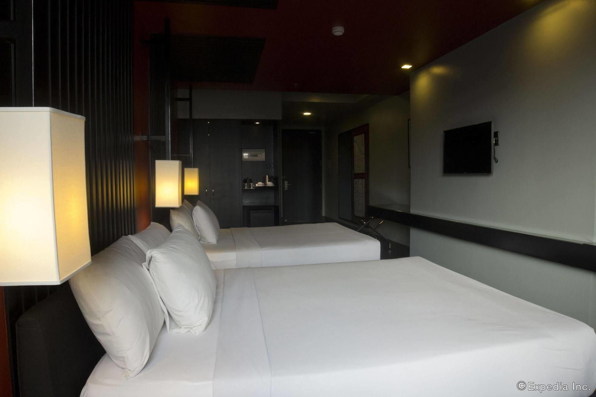 Amelie Hotel Манила Экстерьер фото