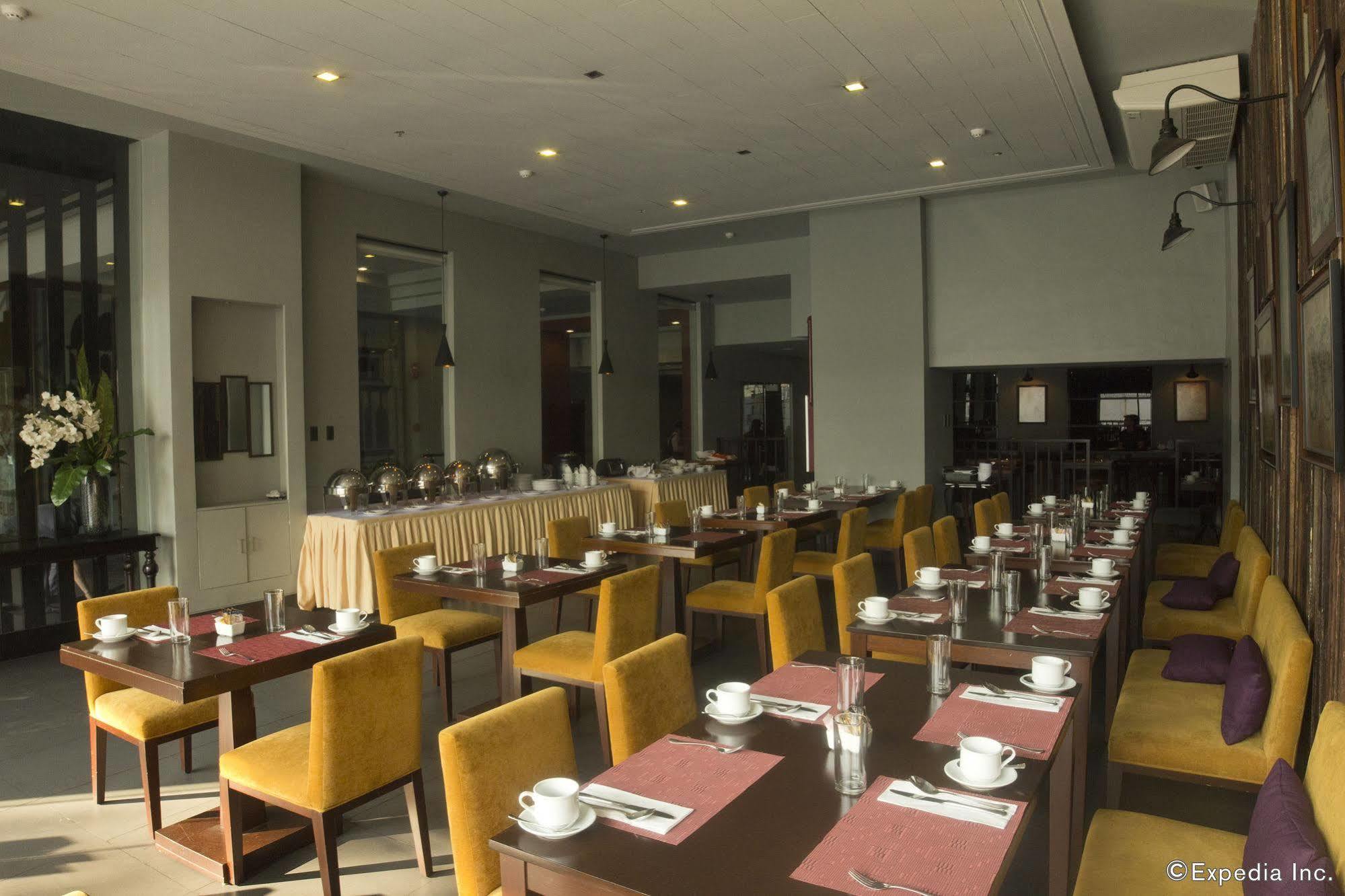 Amelie Hotel Манила Экстерьер фото