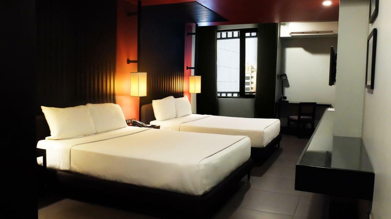 Amelie Hotel Манила Экстерьер фото